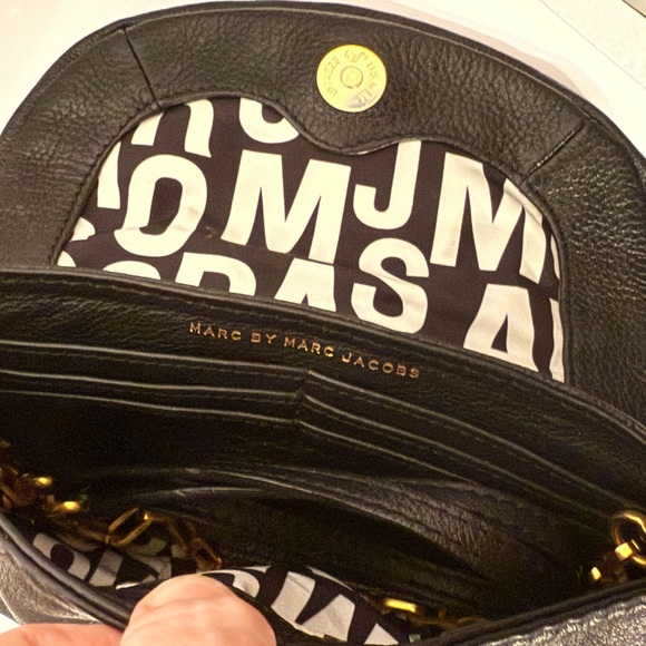 Marc by Marc Jacobs Classic Q Natasha Crossbody w/ Black Pebbled Leather Gold HW - Picture 5 of 16